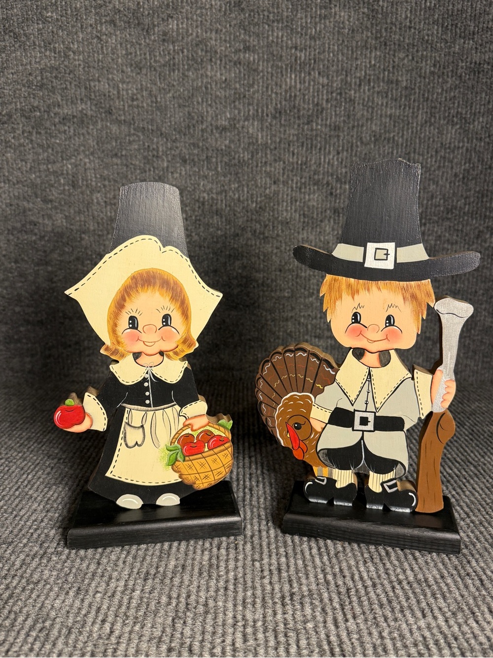 Vintage Hand-Painted Wooden Pilgrim Figurines Set EUC
